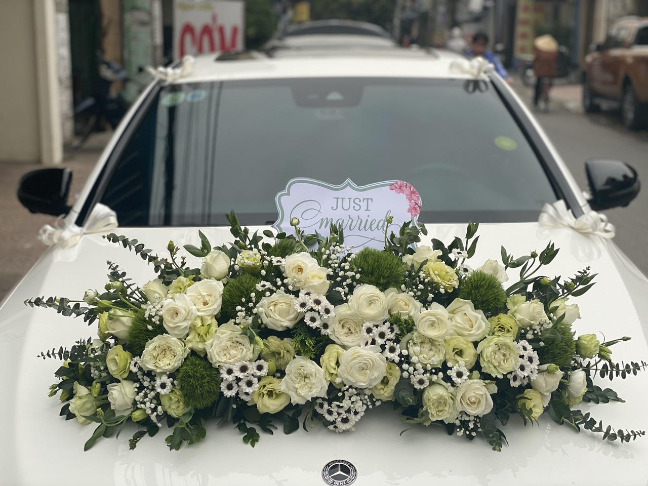 Mẫu hoa trang trí xe cưới bằng tươi Đà Lạt - Xe cưới Bảo An