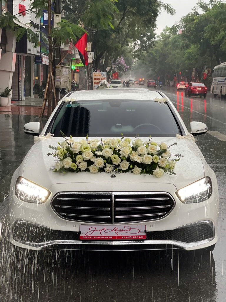 Cho thuê xe cưới màu trắng tại Hải Phòng